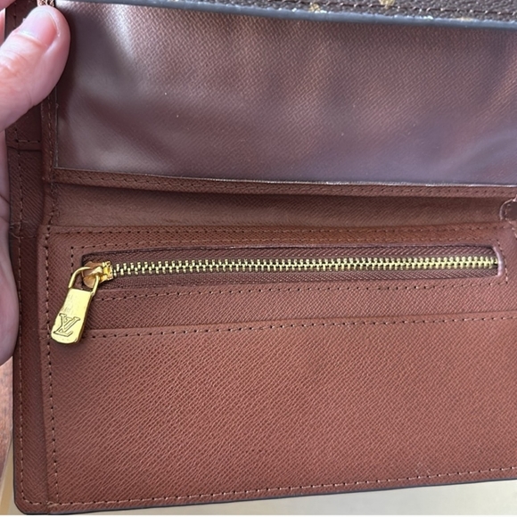 Louis Vuitton Monogram Wallet - Picture 8 of 13